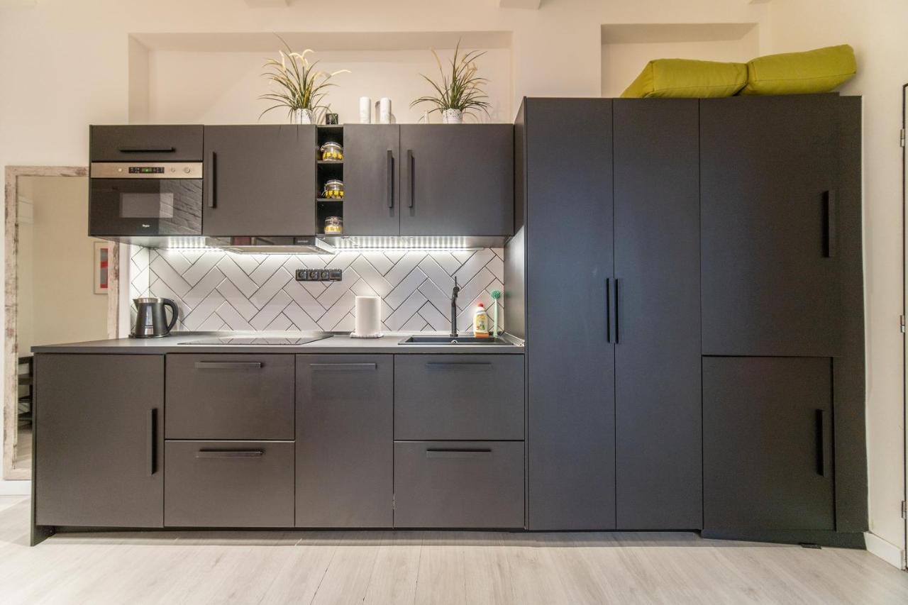 Sunny Central Apartment On Wenceslas Square By Easybnb Praag Buitenkant foto